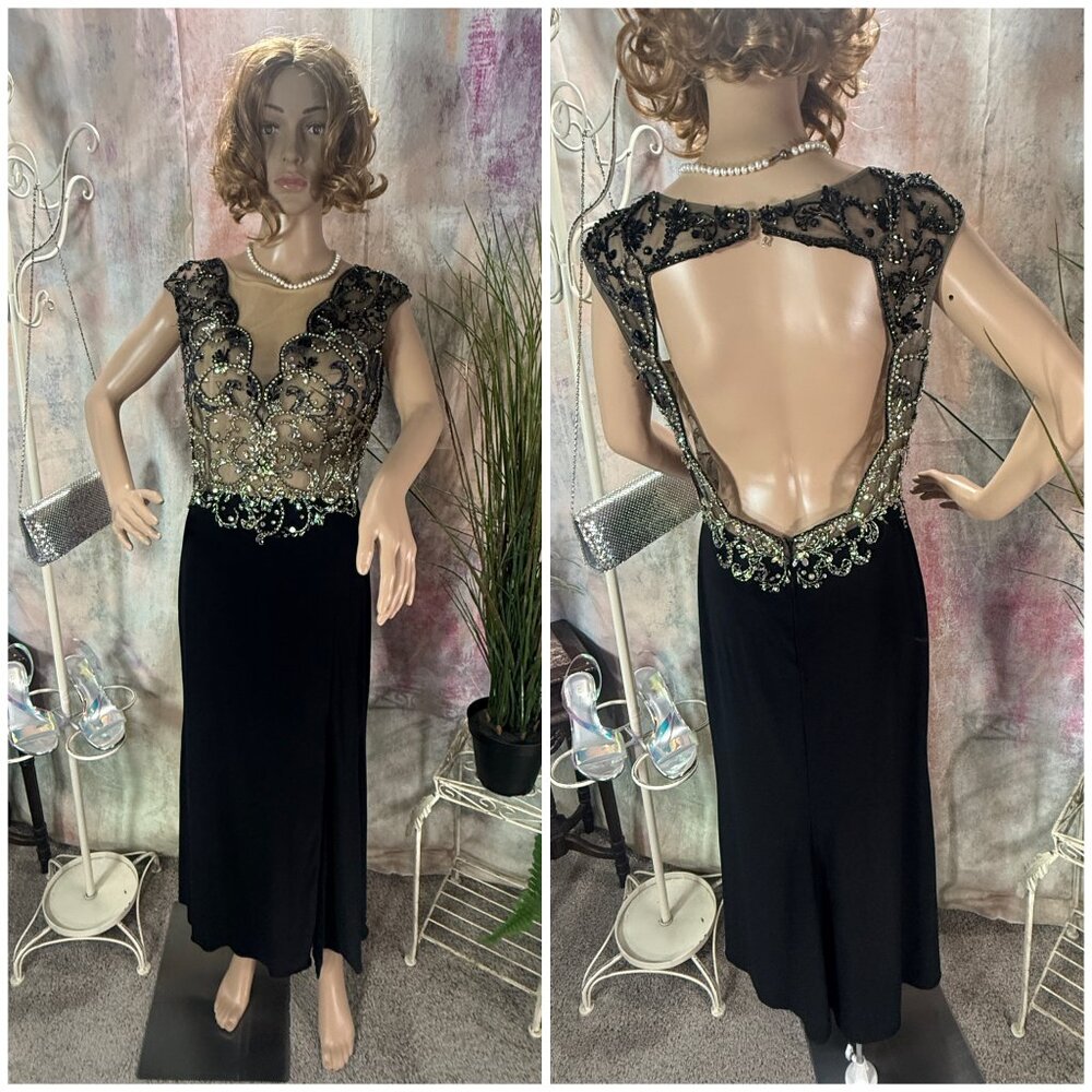 📌Fiesta Fashion Elegant & Sophisticated Look Beaded Beautiful Back Formal Gown